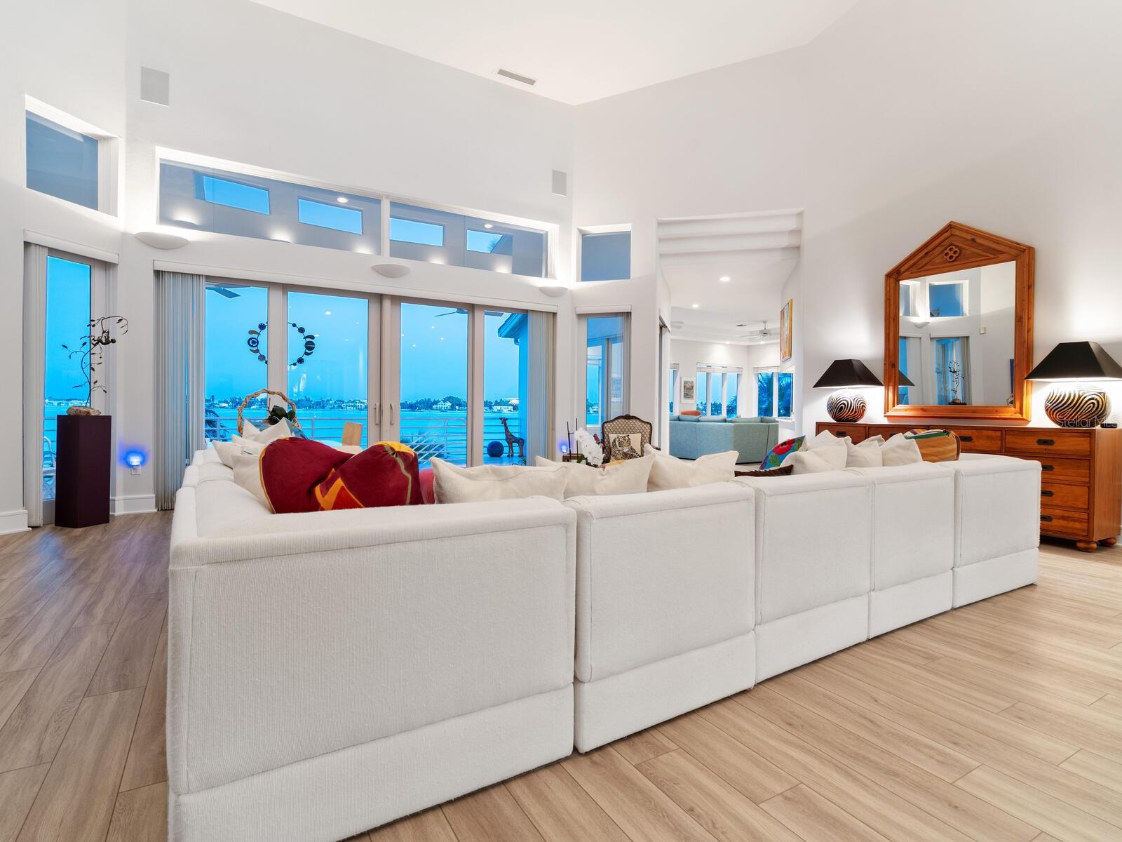 661 MOURNING DOVE DR