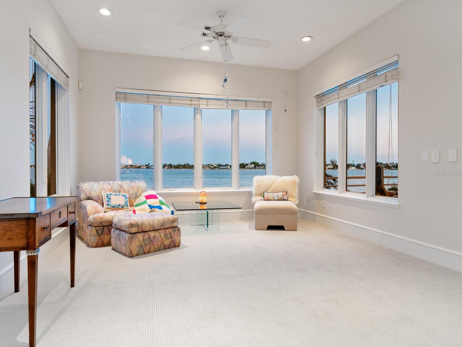 661 MOURNING DOVE DR