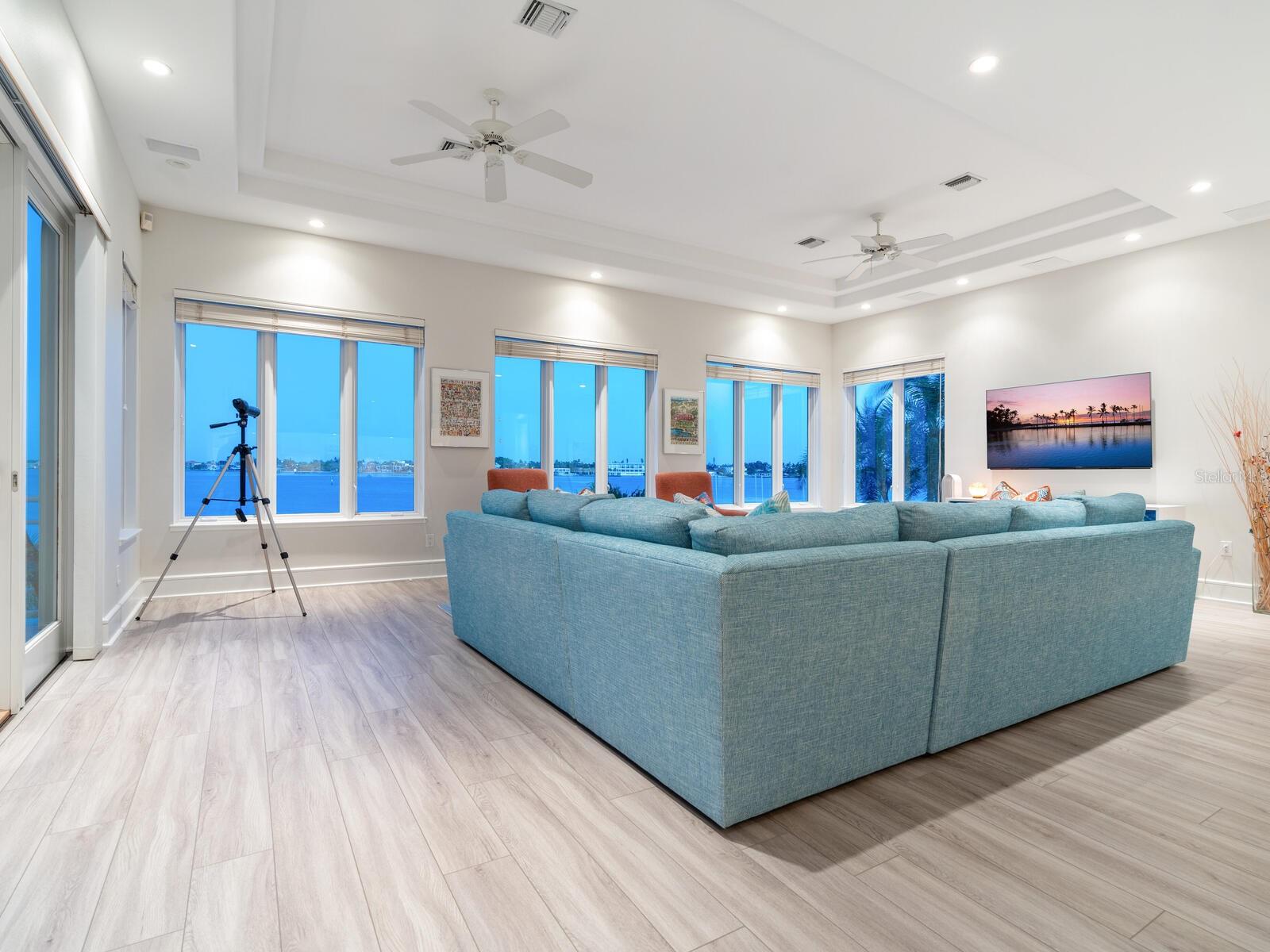 661 MOURNING DOVE DR