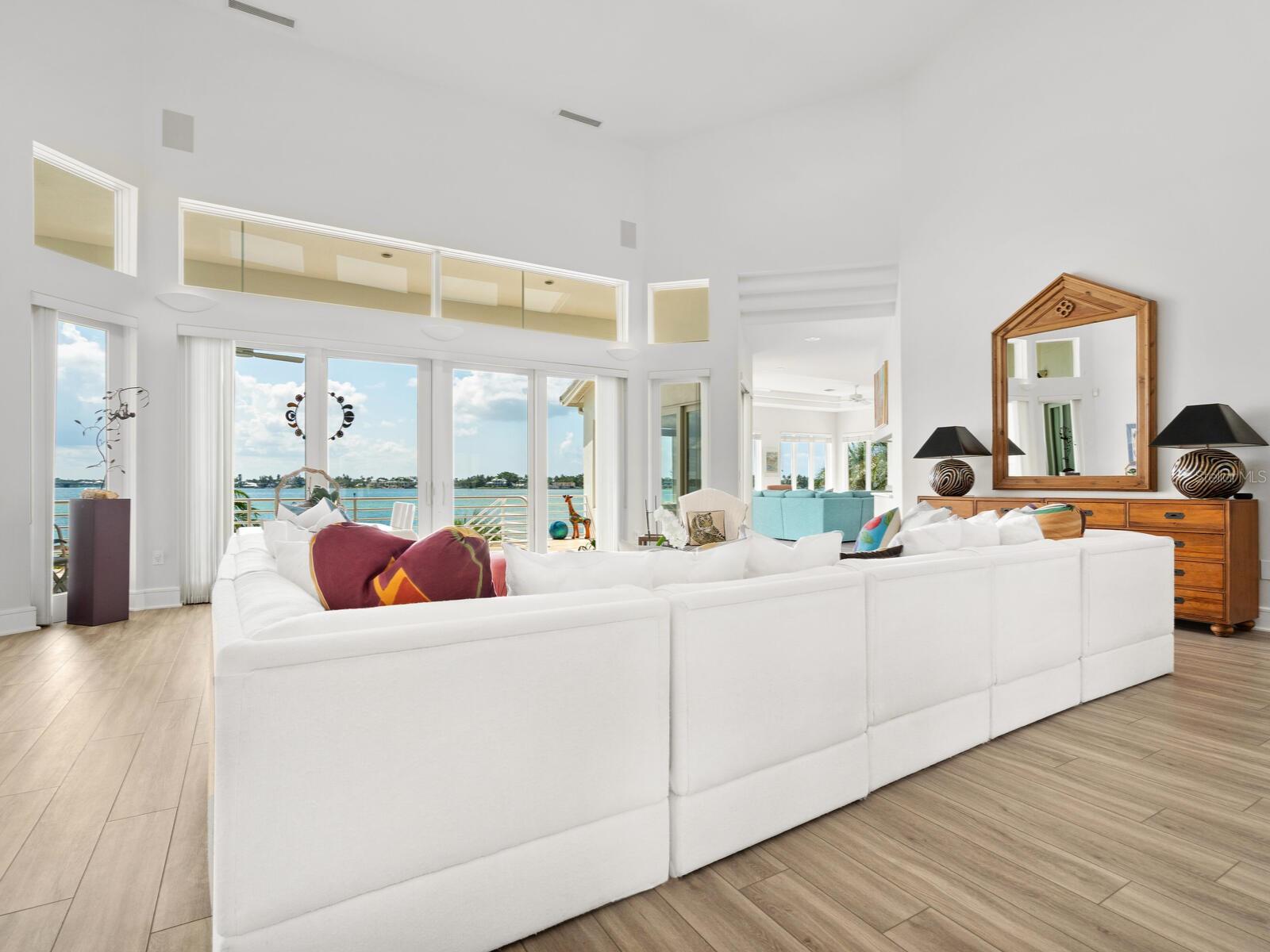 661 MOURNING DOVE DR