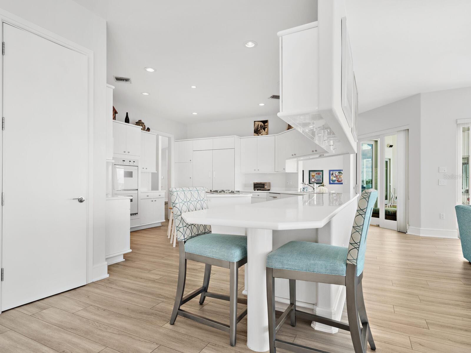 661 MOURNING DOVE DR