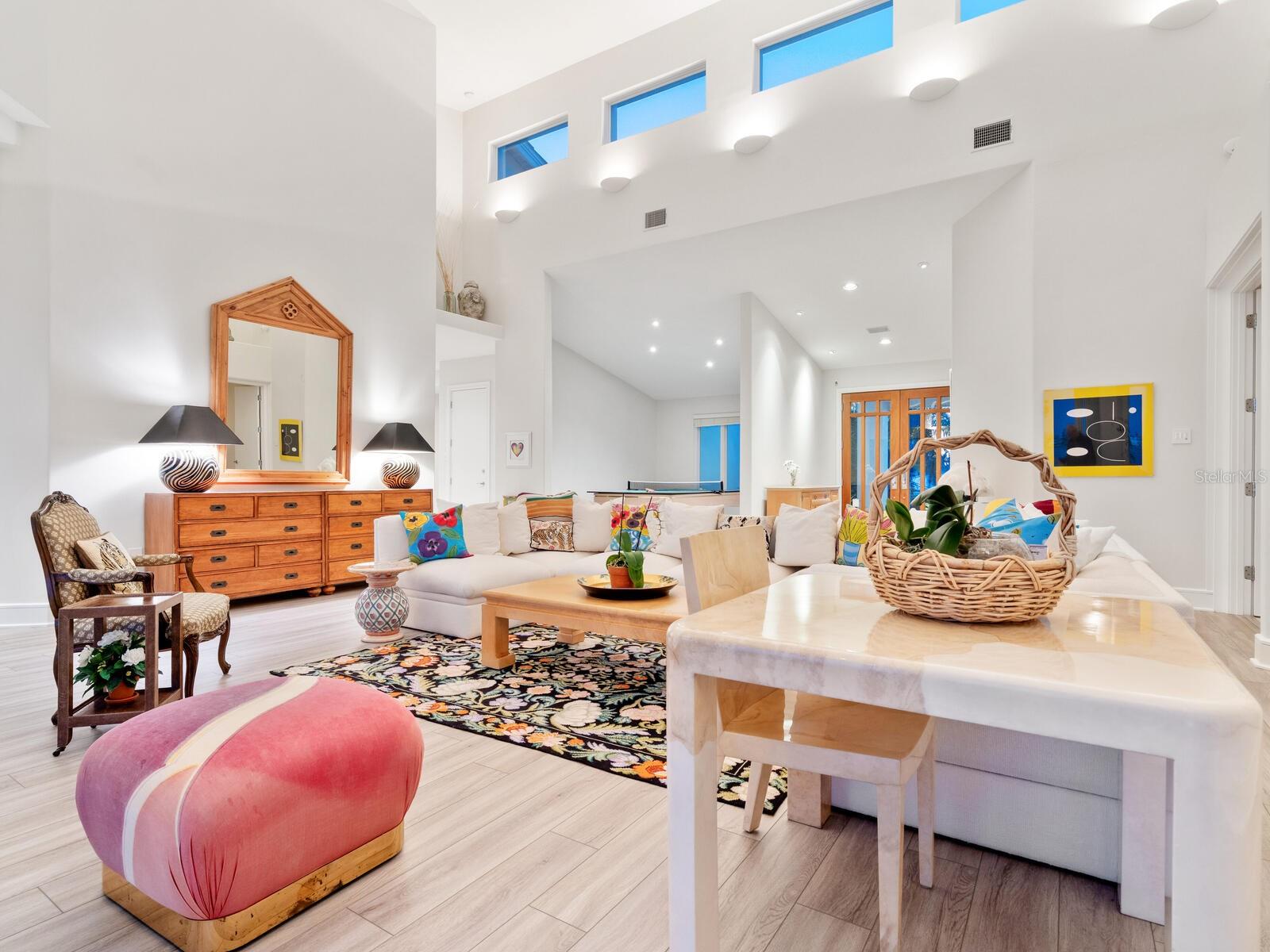 661 MOURNING DOVE DR