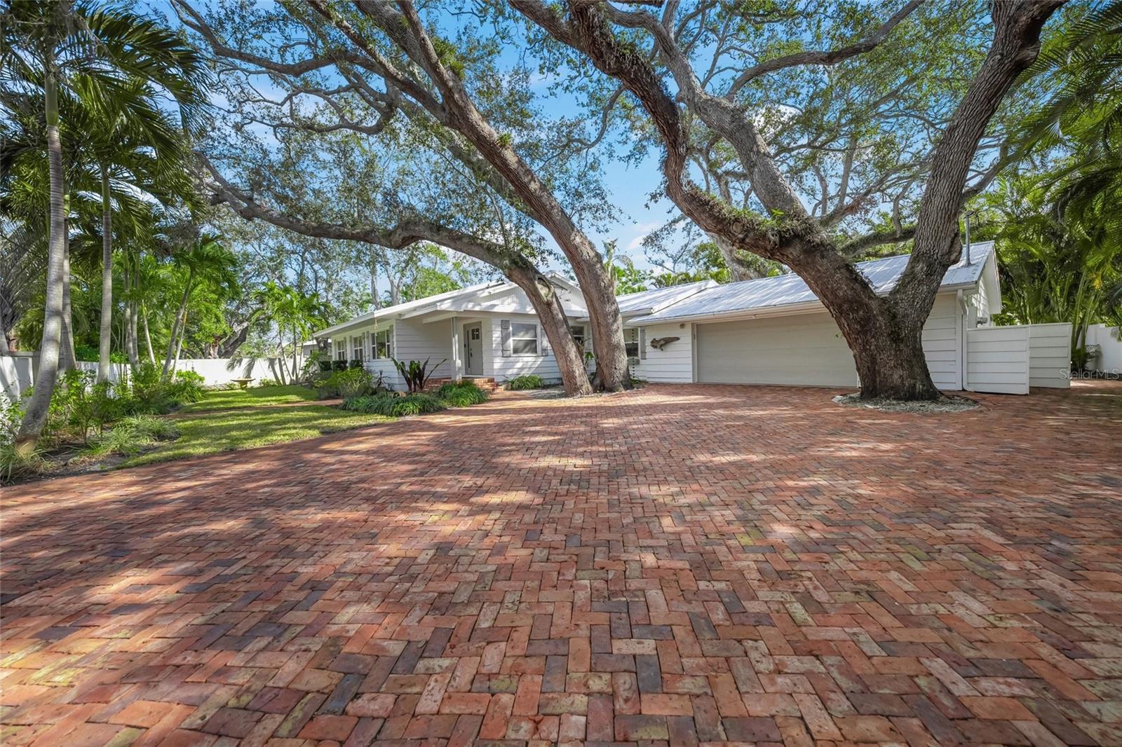 3331 OLD OAK DR