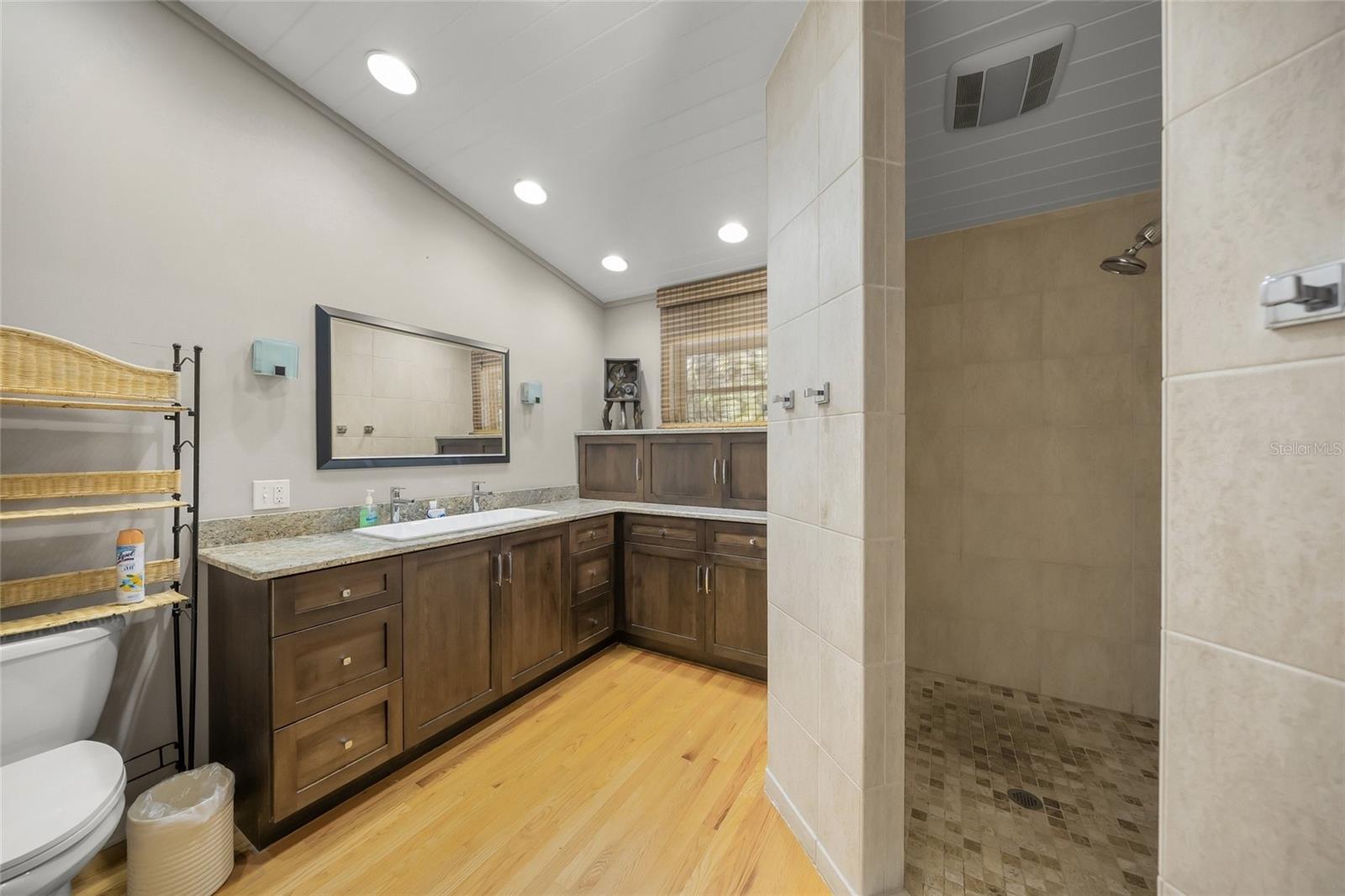 3331 OLD OAK DR