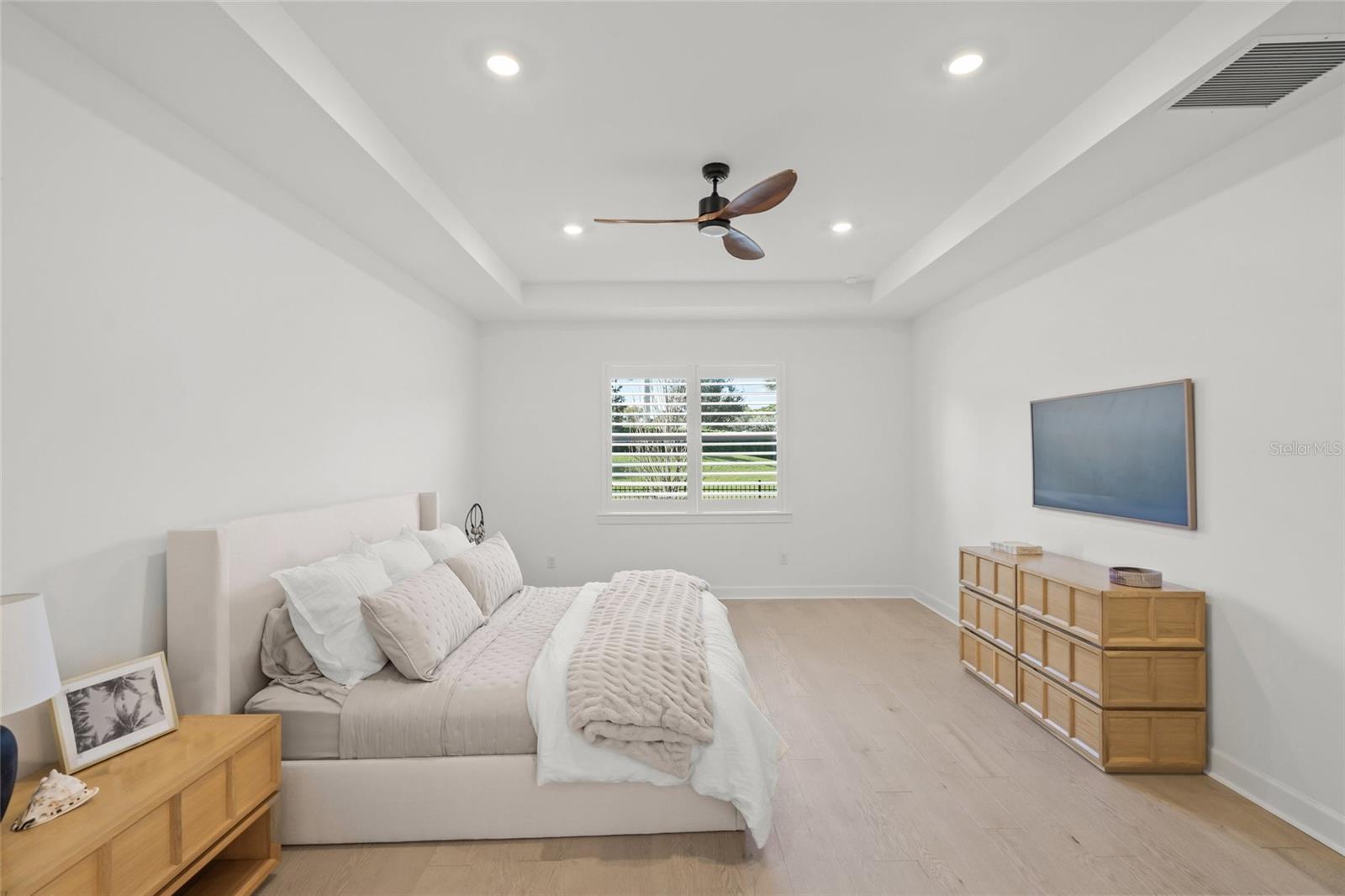 7765 GRANDE SHORES DR