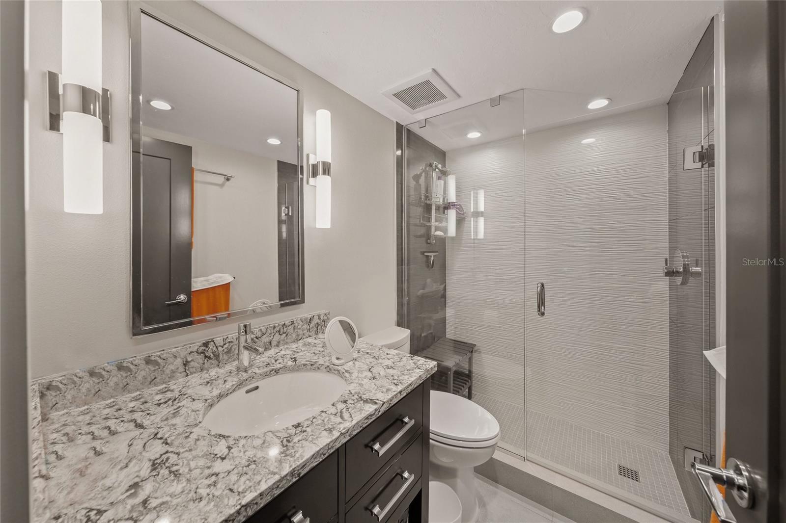 5750 MIDNIGHT PASS RD #704E