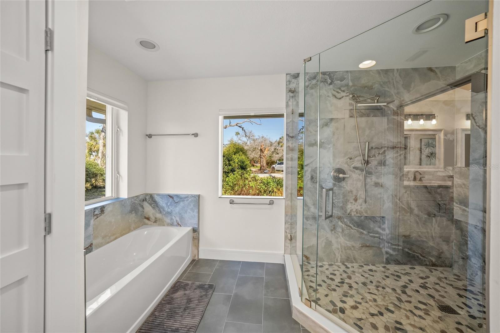 8560 HERON LAGOON CIR