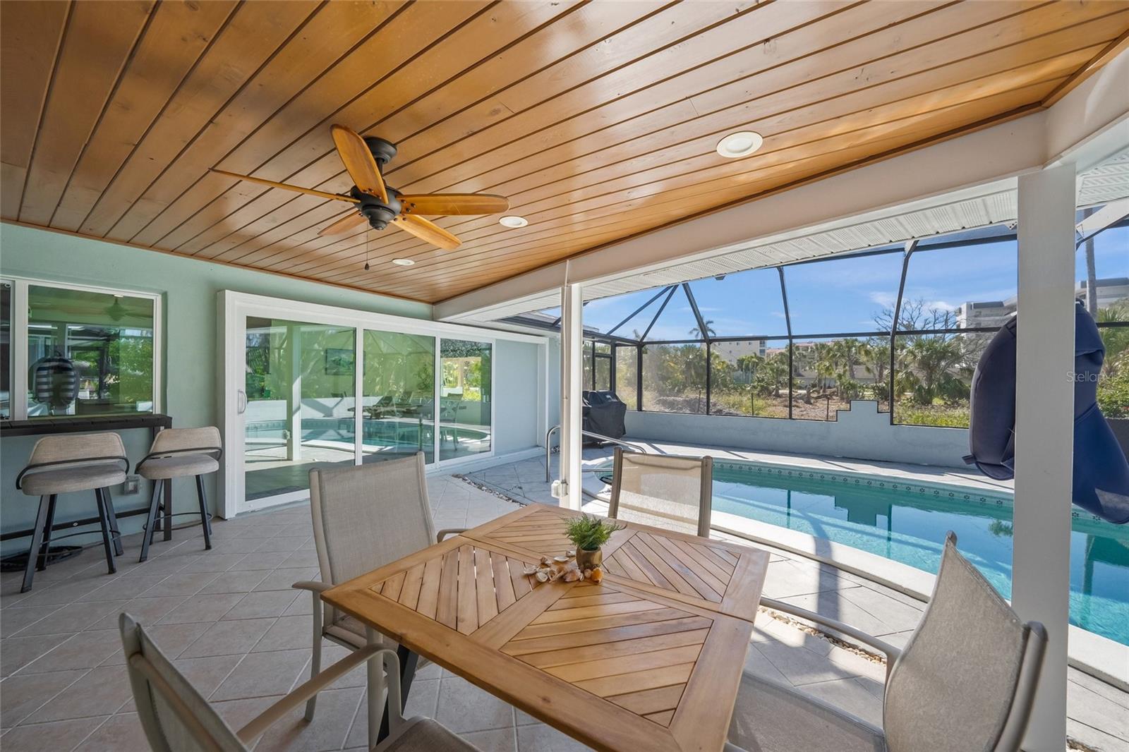 8560 HERON LAGOON CIR