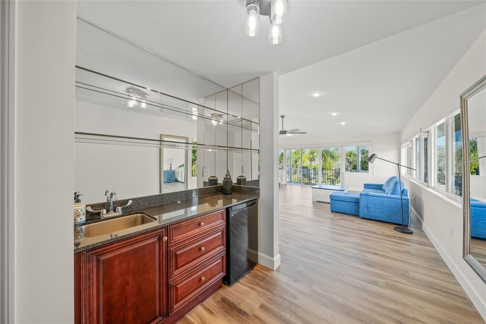 8560 HERON LAGOON CIR