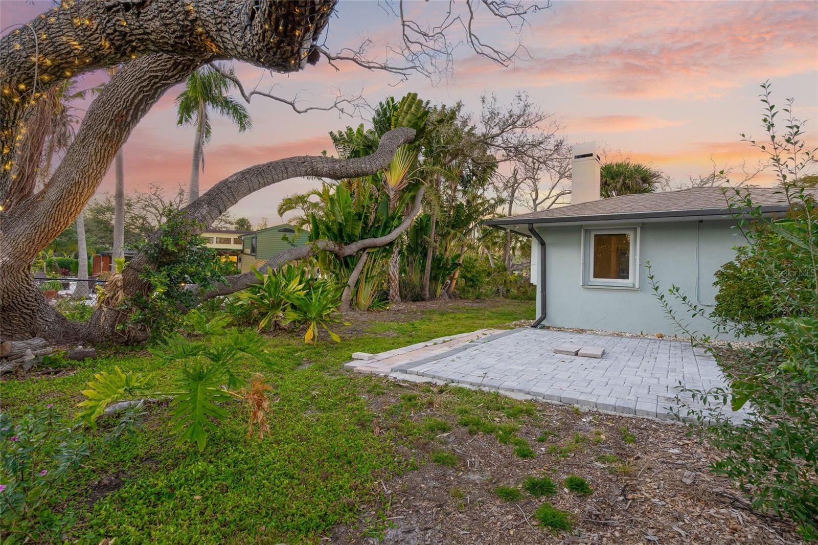 8560 HERON LAGOON CIR