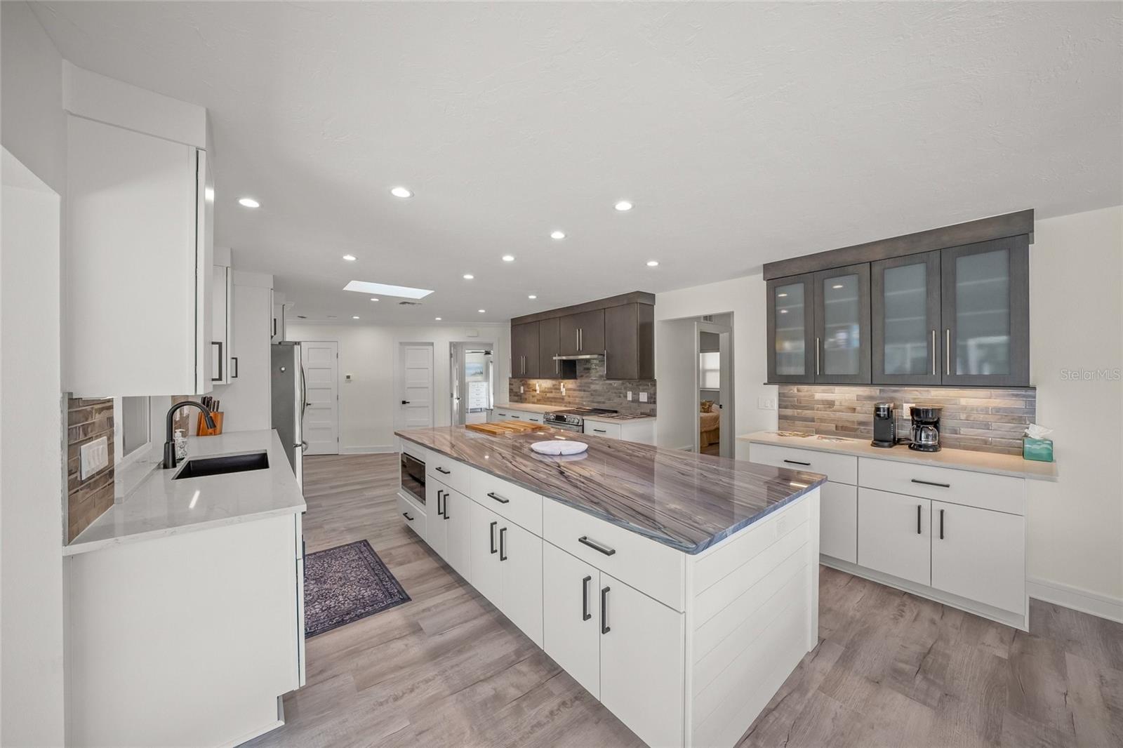 8560 HERON LAGOON CIR