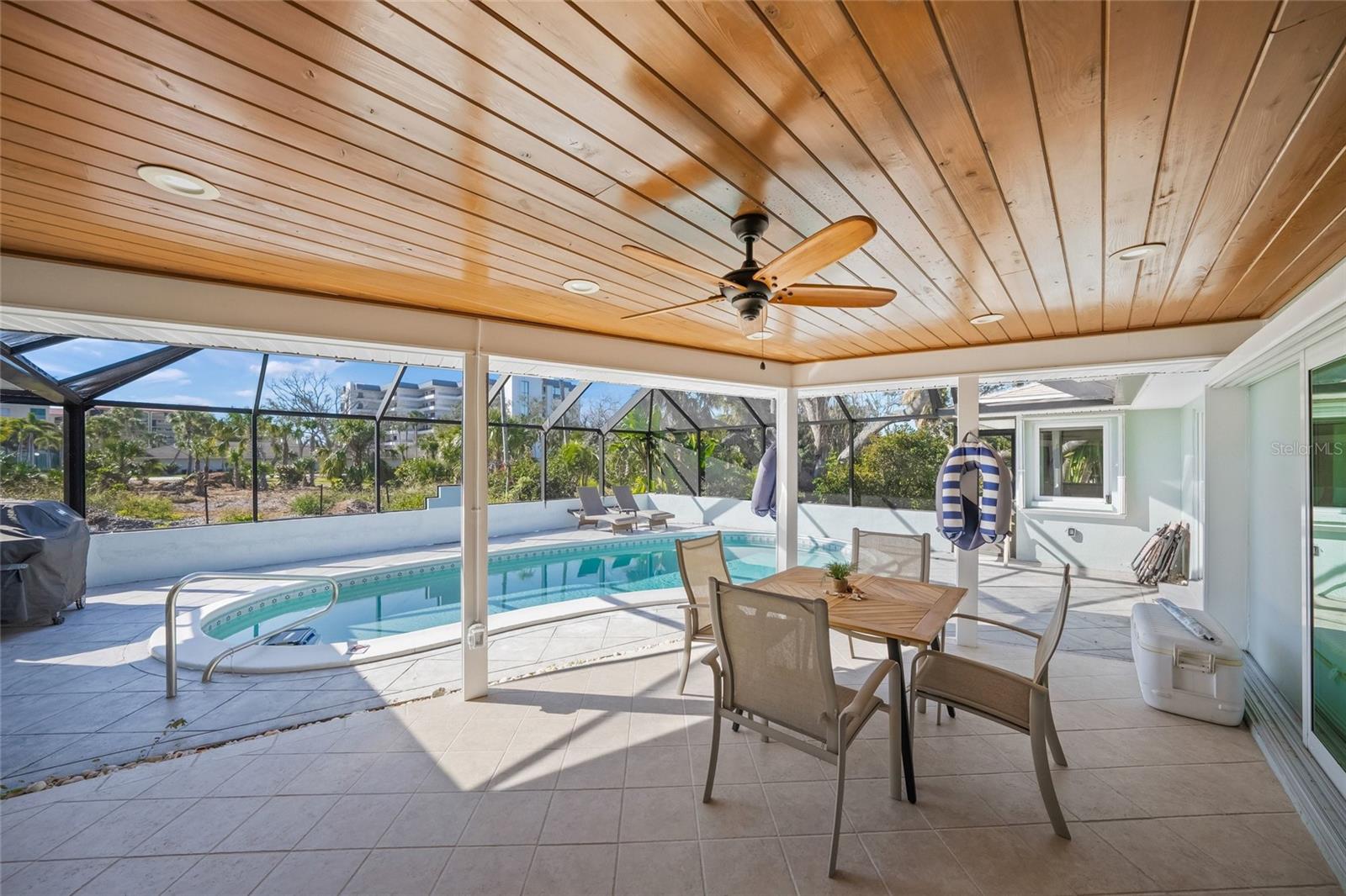 8560 HERON LAGOON CIR