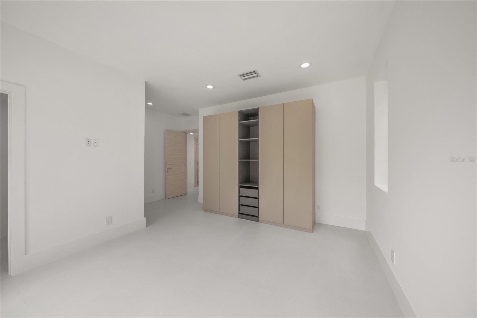 3500 BAY SHORE RD
