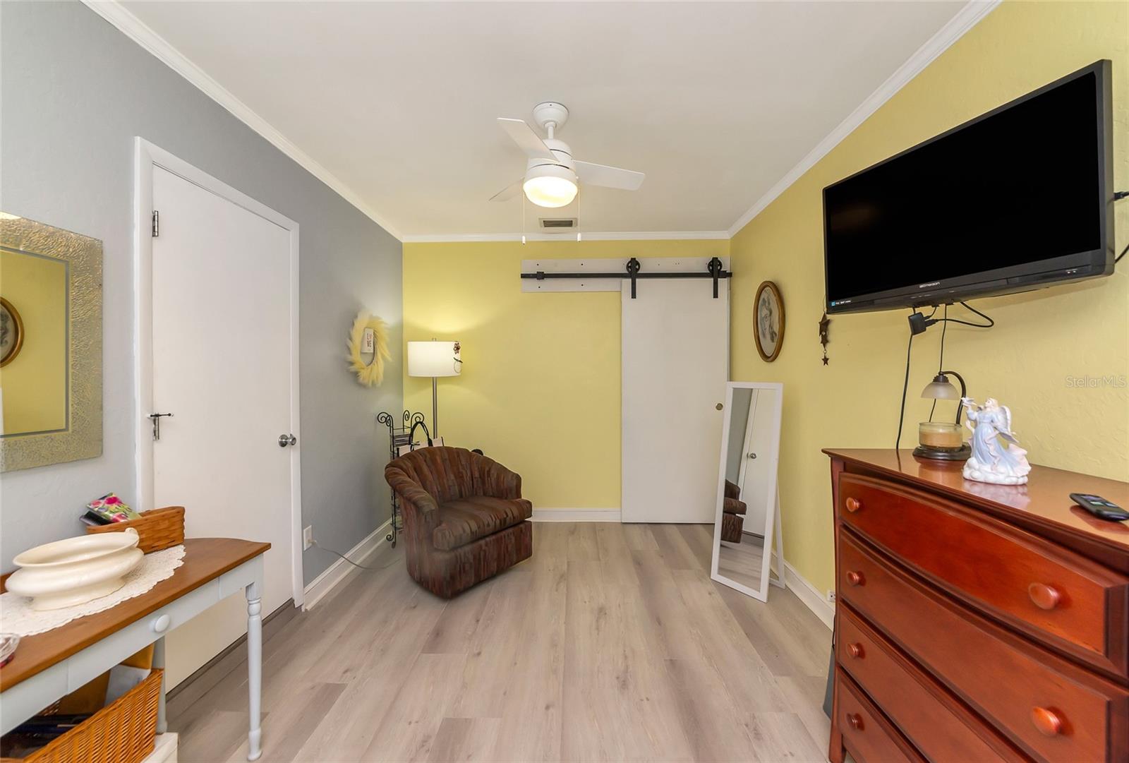 1403 VIOLA DR