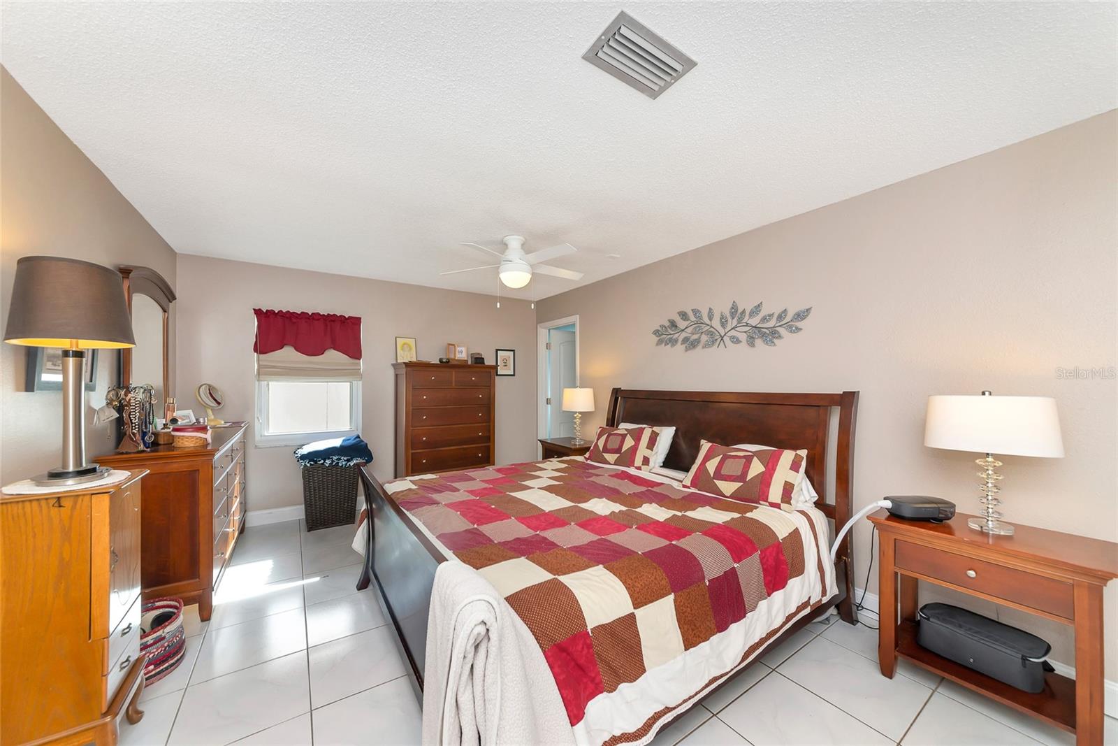 1403 VIOLA DR