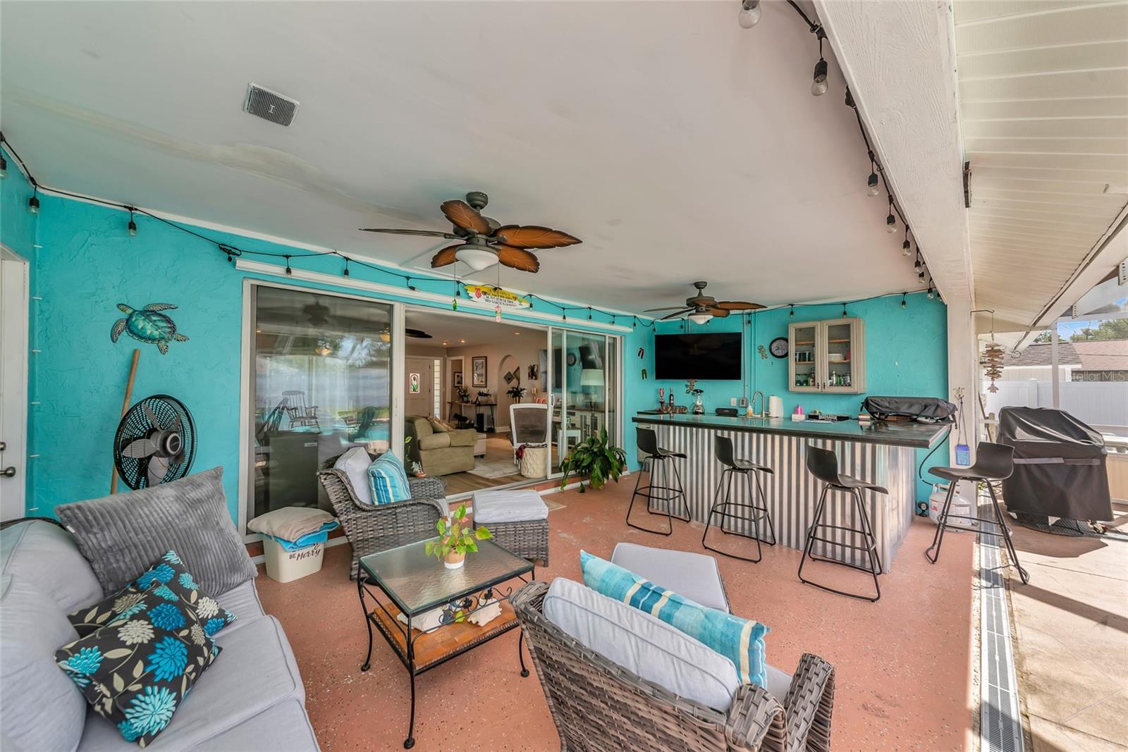 1403 VIOLA DR