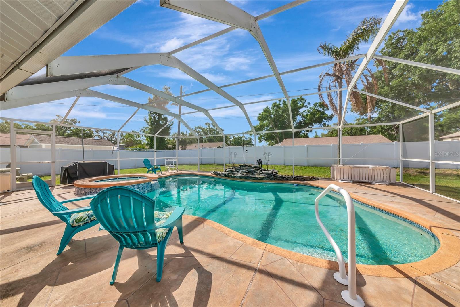 1403 VIOLA DR