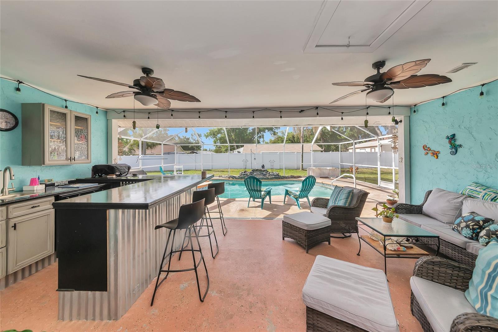1403 VIOLA DR