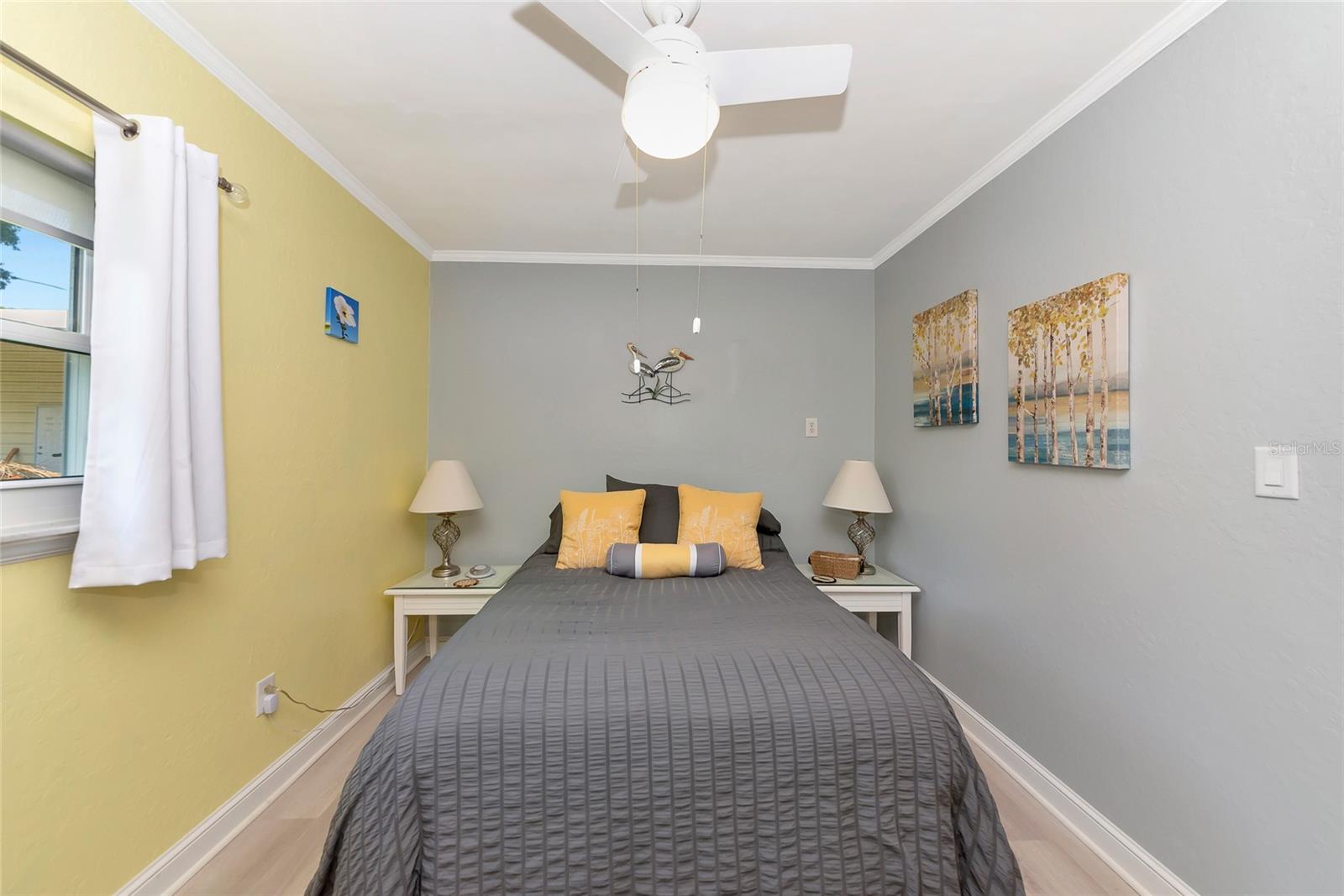 1403 VIOLA DR
