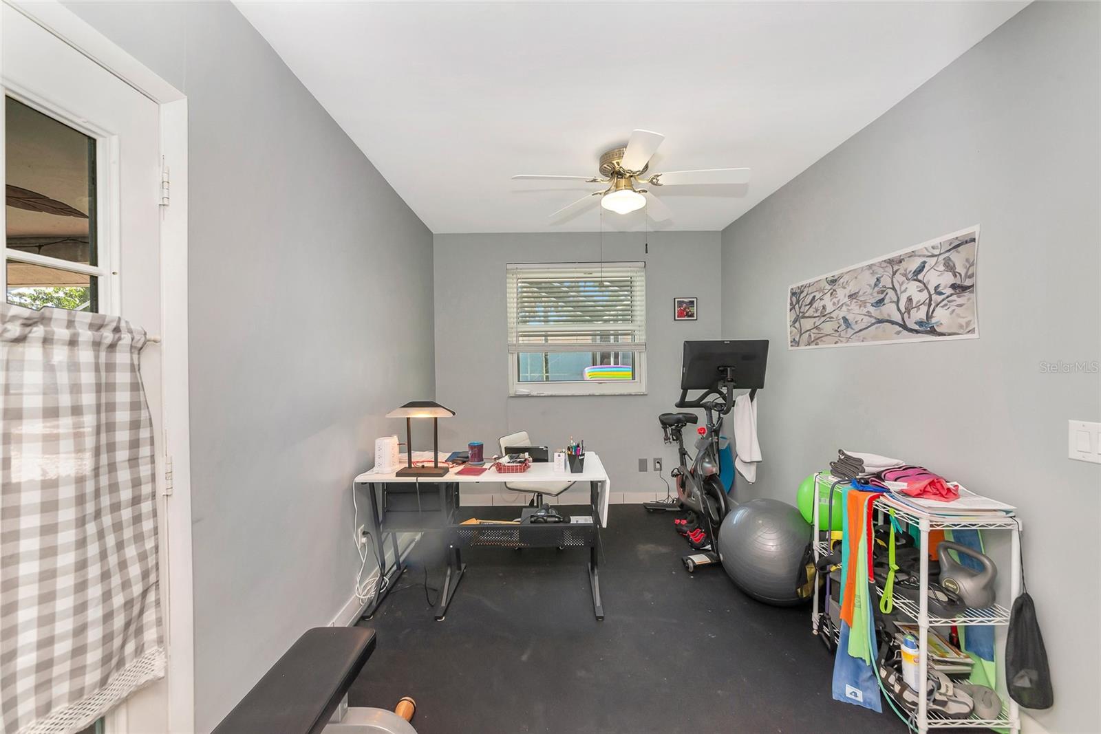 1403 VIOLA DR