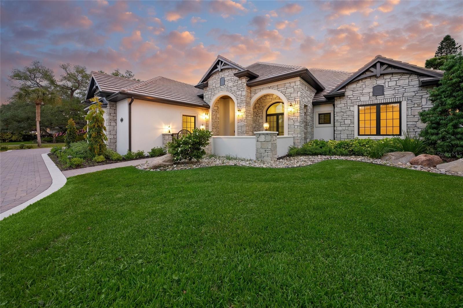 1575 EASTBROOK DR