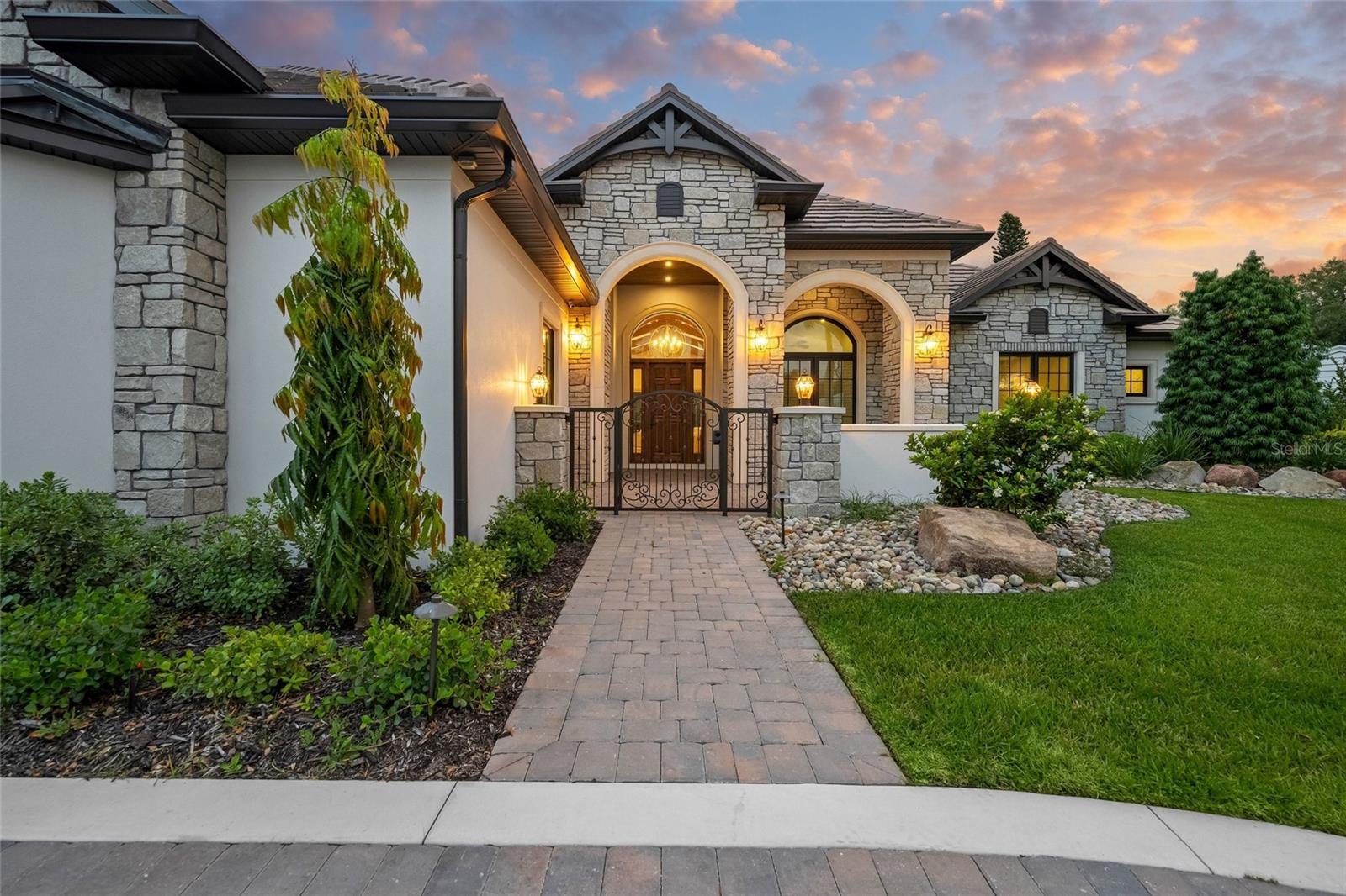 1575 EASTBROOK DR