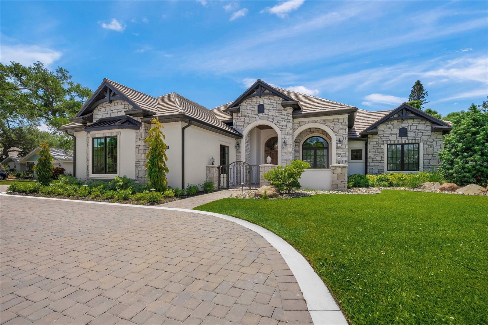 1575 EASTBROOK DR