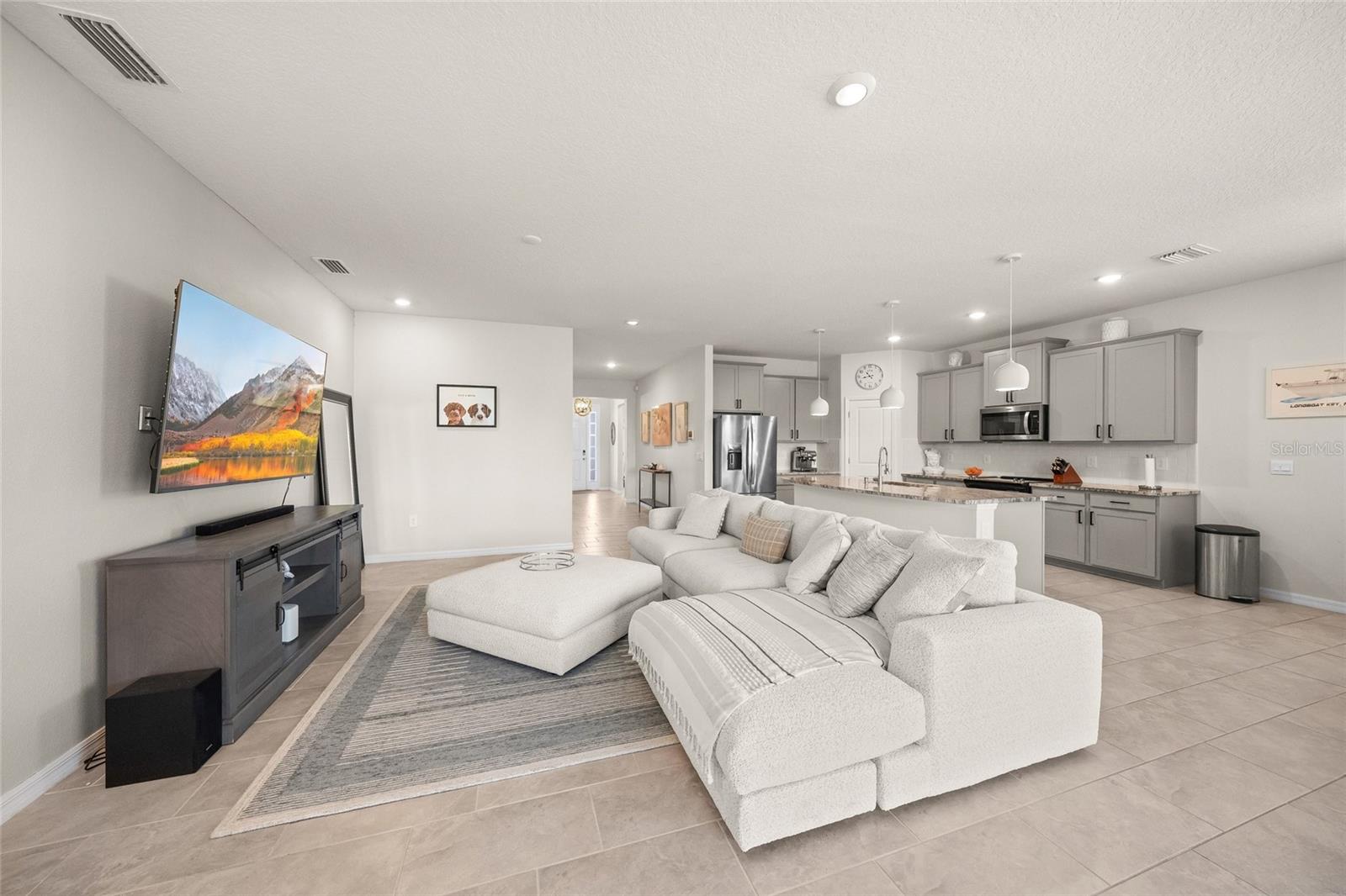 2013 MIDNIGHT PEARL DR