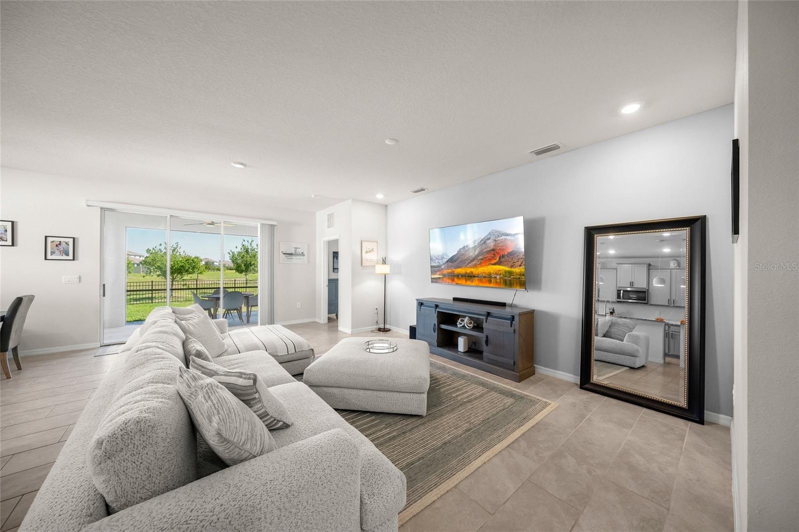 2013 MIDNIGHT PEARL DR