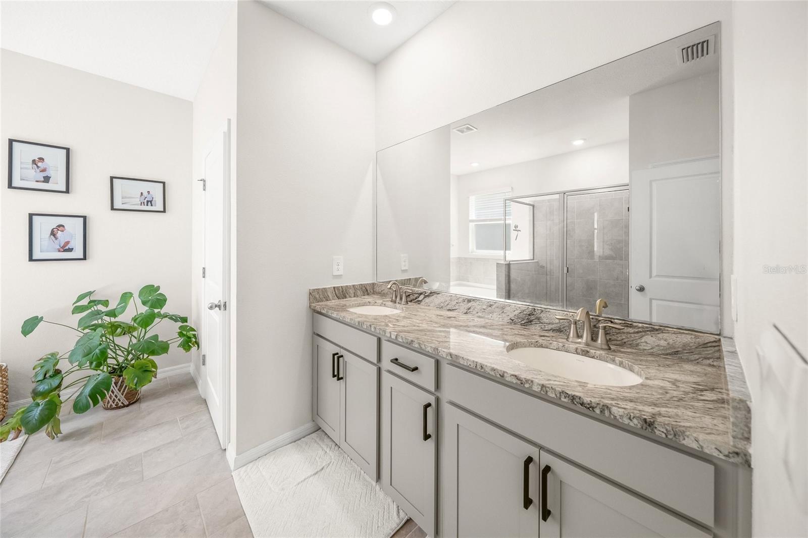 2013 MIDNIGHT PEARL DR