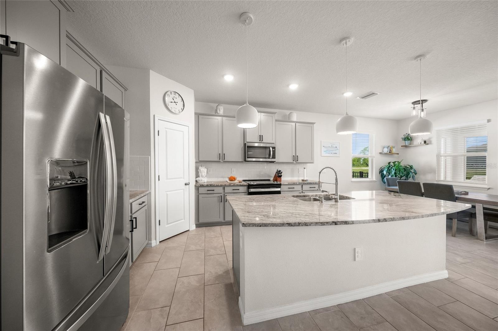 2013 MIDNIGHT PEARL DR