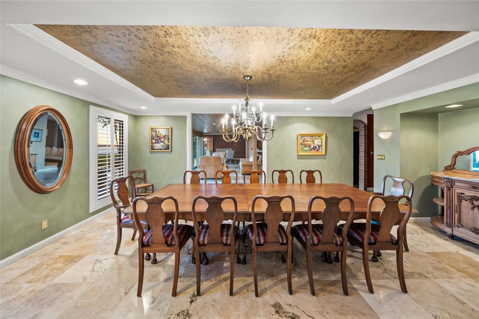 1136 N LAKE SHORE DR