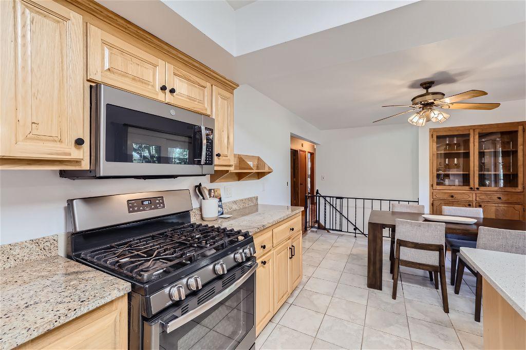 908 County Road C2 W