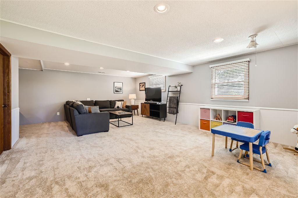 908 County Road C2 W