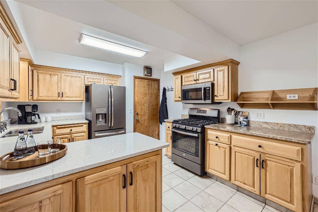 908 County Road C2 W