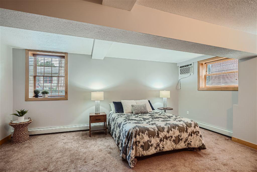 319 W 47th Street Unit: 6