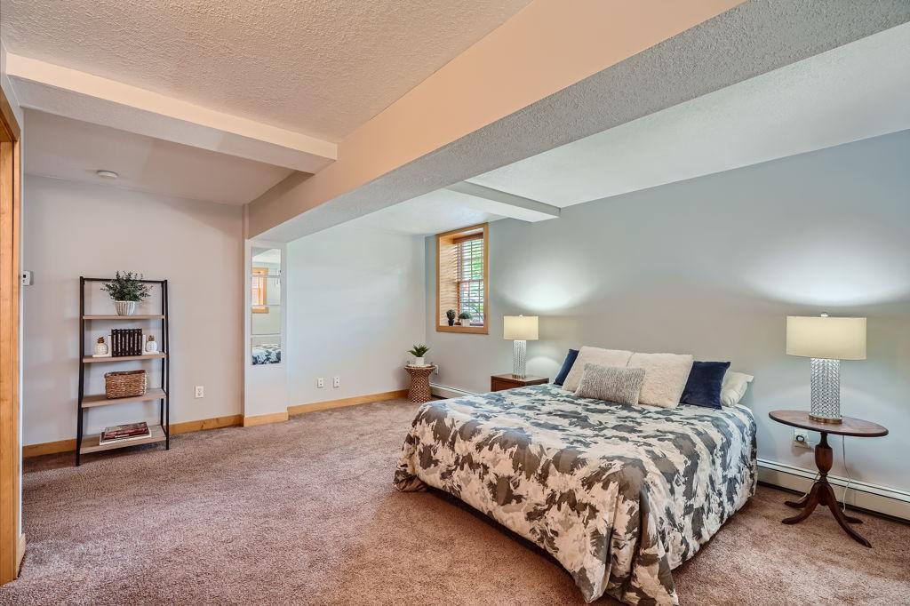 319 W 47th Street Unit: 6