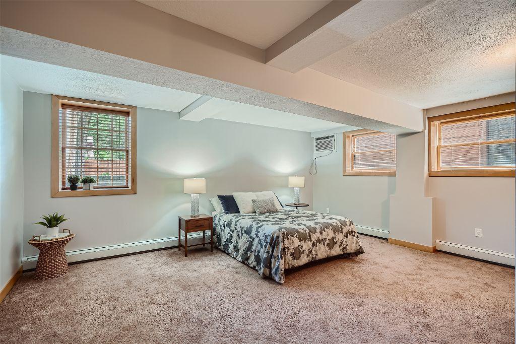 319 W 47th Street Unit: 6