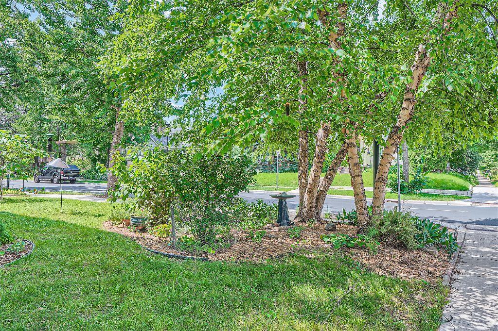 319 W 47th Street Unit: 6