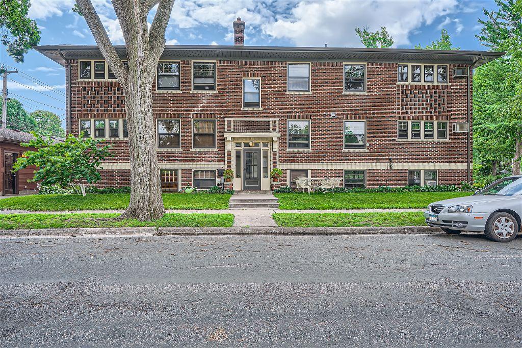 319 W 47th Street Unit: 6