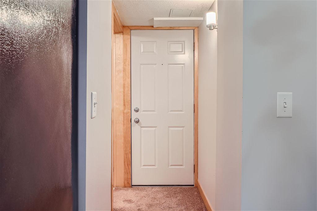 319 W 47th Street Unit: 6