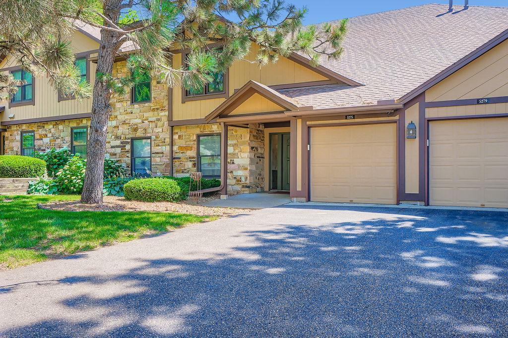 5275 Balmoral Lane