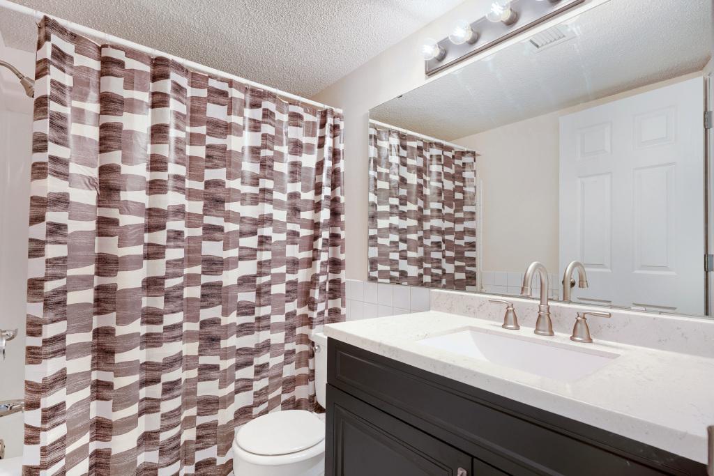 708 Old Settlers Trail Unit: 2