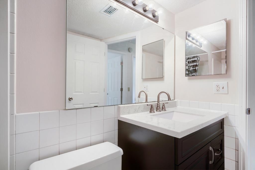 708 Old Settlers Trail Unit: 2