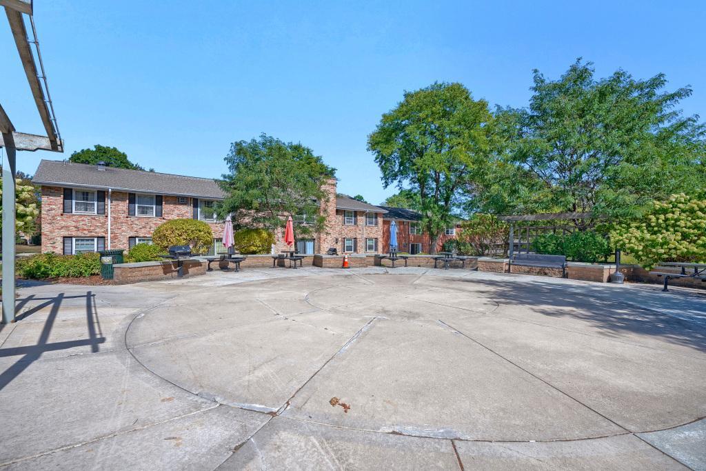 708 Old Settlers Trail Unit: 2