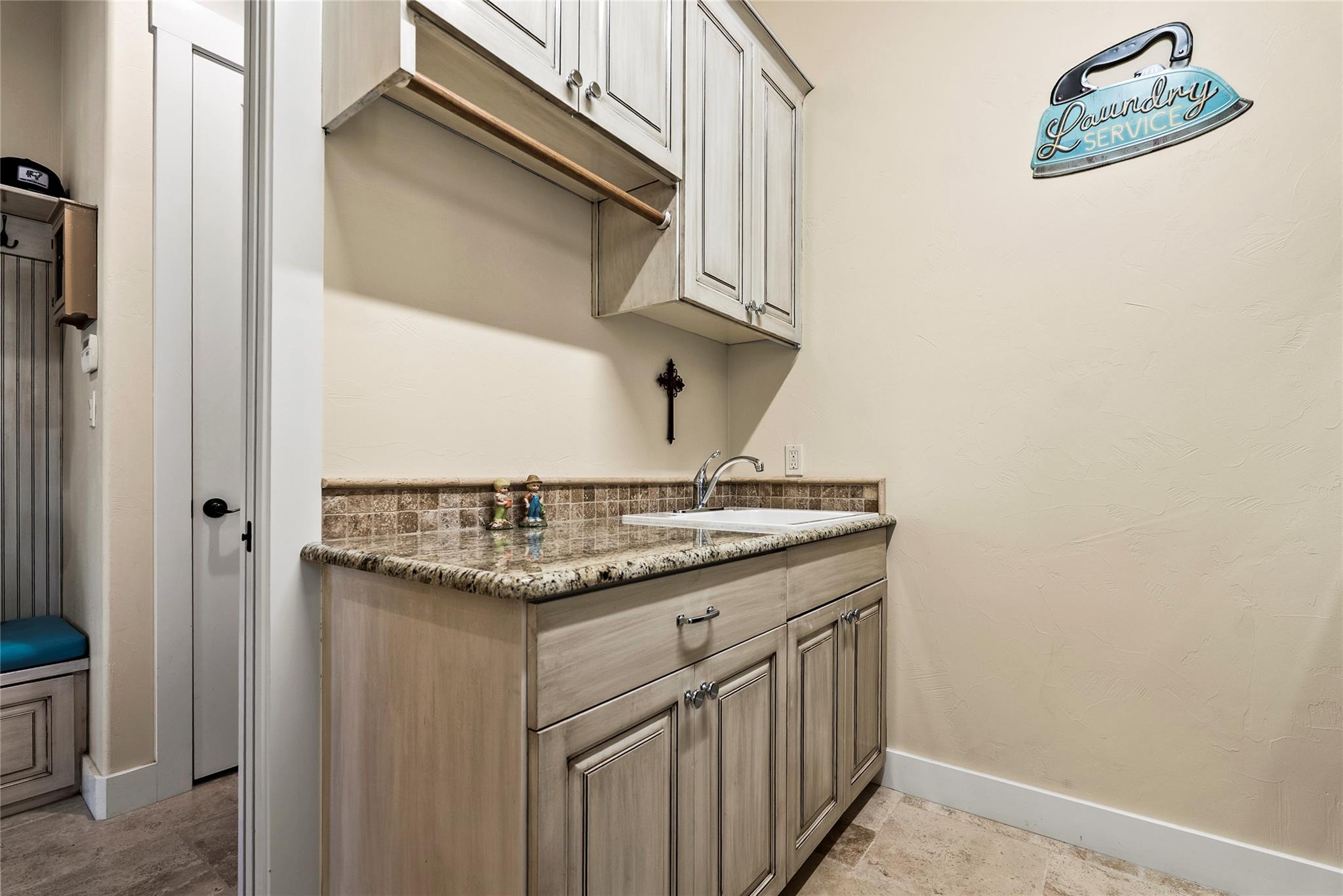 113 Taylor Creek WAY