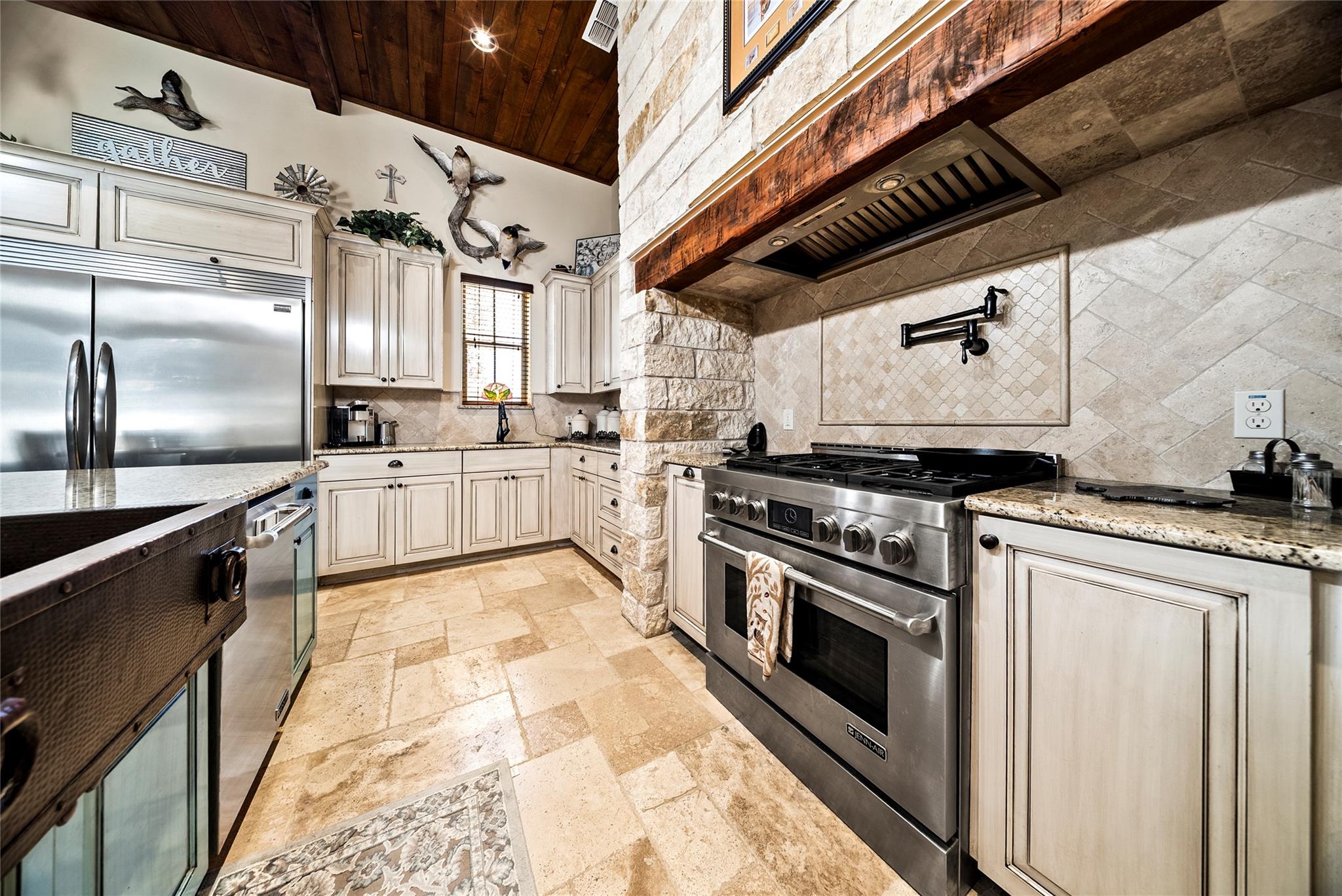 113 Taylor Creek WAY