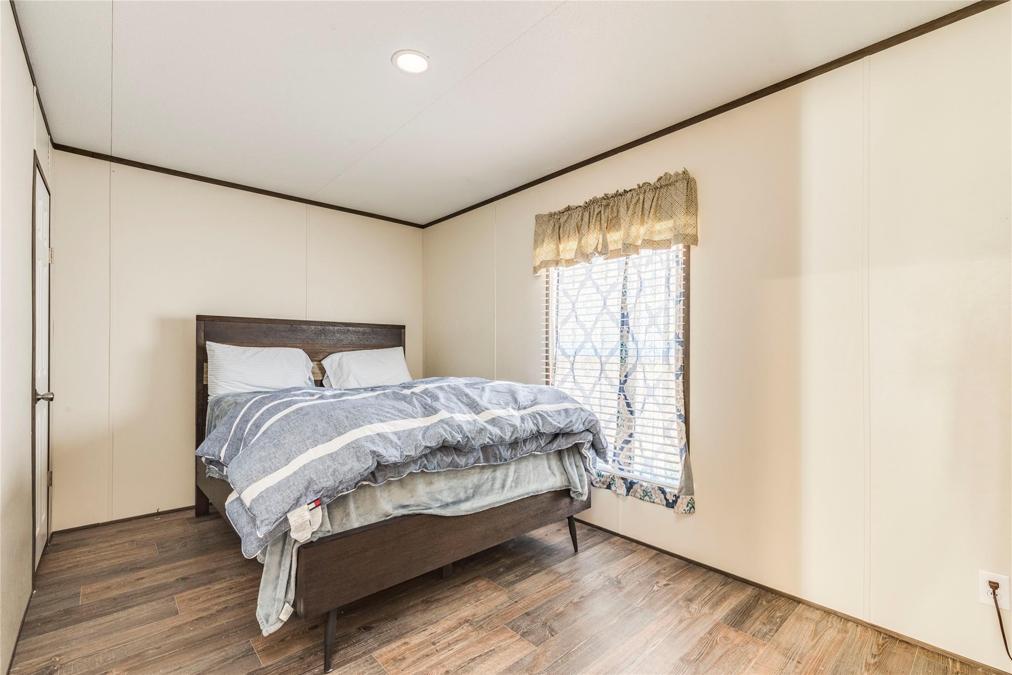 1099 County Road 247, Rochelle