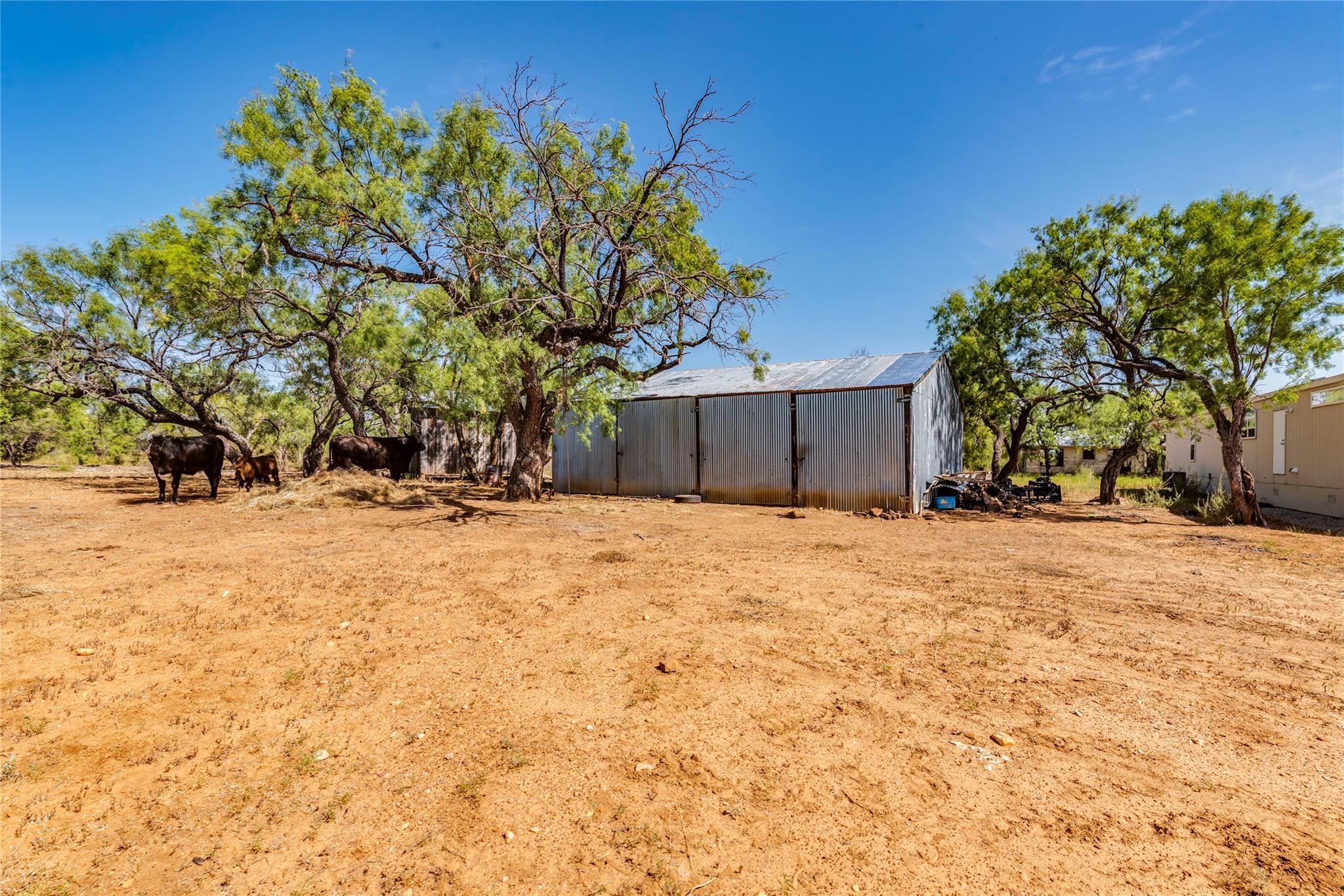 1099 County Road 247, Rochelle