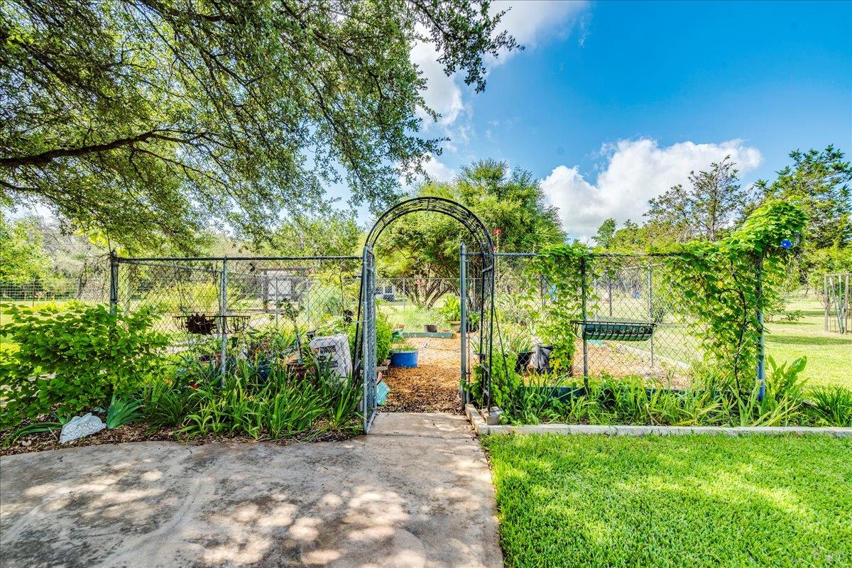 264 N Showhorse DR, Liberty Hill